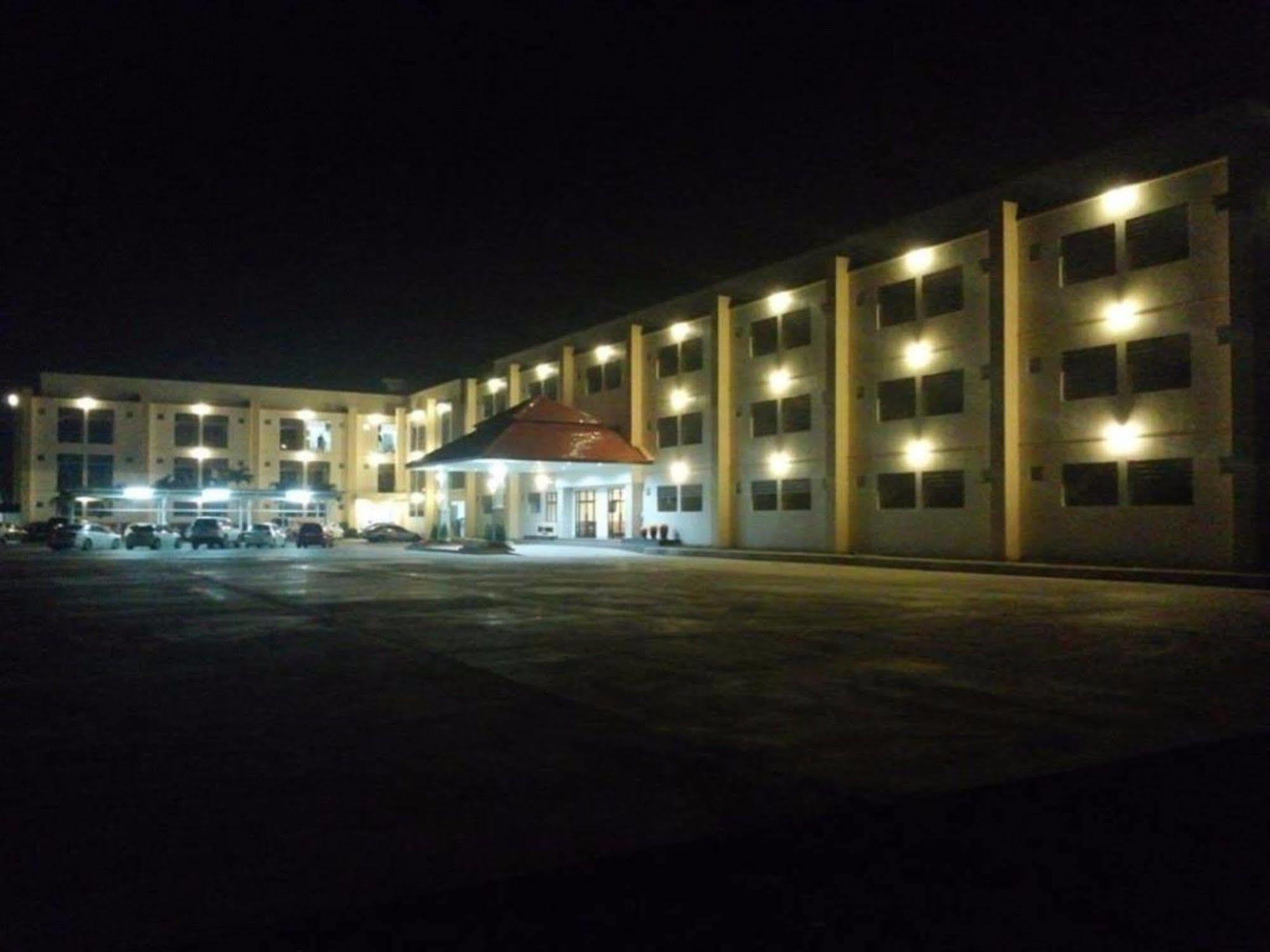 Lita Place Ройєт Екстер'єр фото